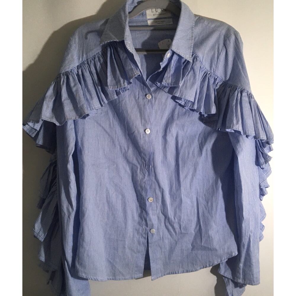 Luxe by Style Keepers Women's Size Medium Light Blue Striped Ruffle Button Down